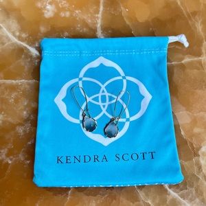 Kendra scott light gray earrings gold